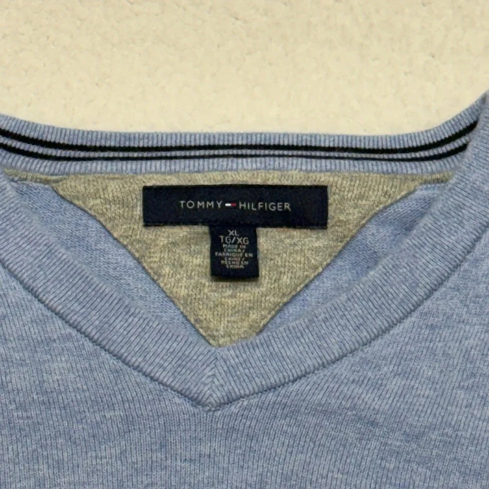 Tommy Hilfiger Mens V-Neck Cotton Sweater Light Blue XL 0890364‎